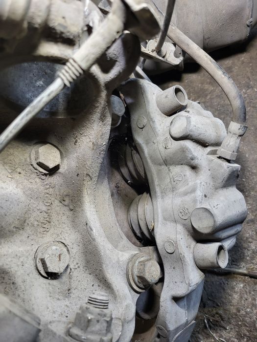 Двубутални предни спирачни апарати за BMW E60 E61 3.5 286k.s