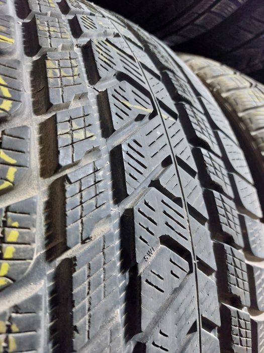 o anvelopa doua trei iarna 285 40 20 pirelli scorpion winter bmw