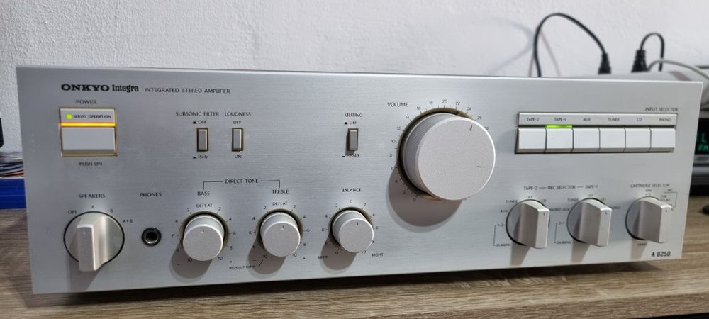 Amplificator Onkyo A 8250
