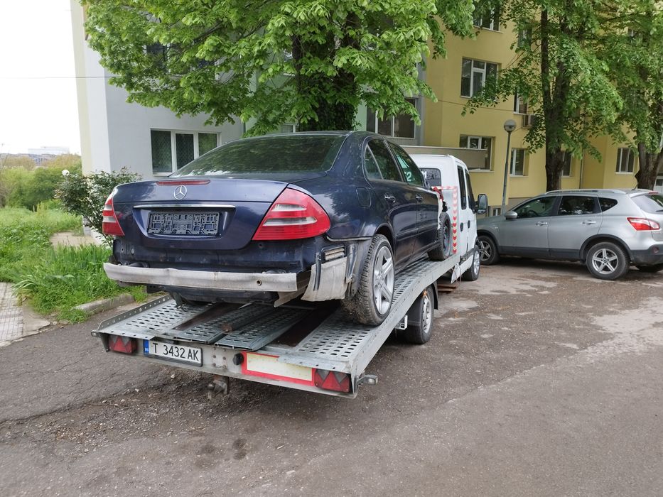 Мерцедес на части мотора е продаден 2.7