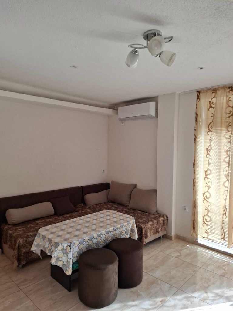 Дава се под наем Тристаен апартамент в Свиленград - 70 кв.м за 382.5 € - Снимка #3