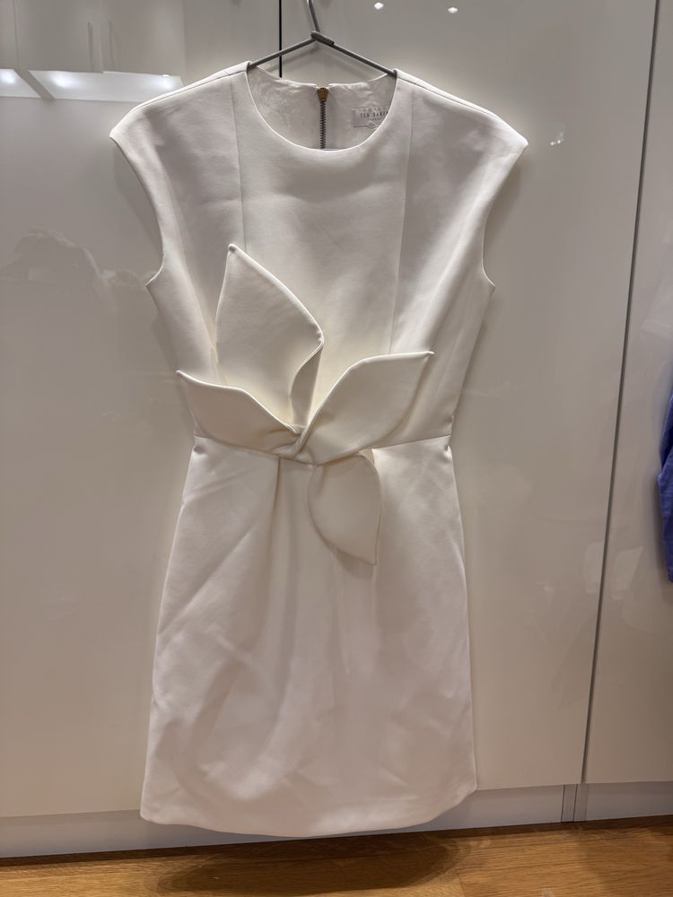 Класическа бяла рокля Ted baker