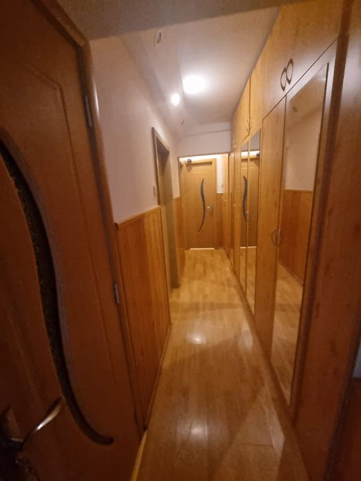 Inchiriez apartament 3 camere,2 bai, central, B.dul Grivitei, Brasov