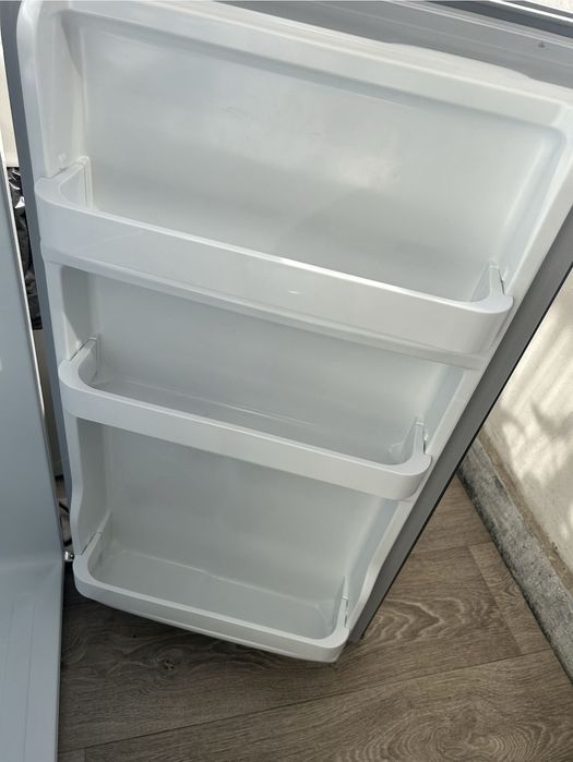 Хладилник Arielli