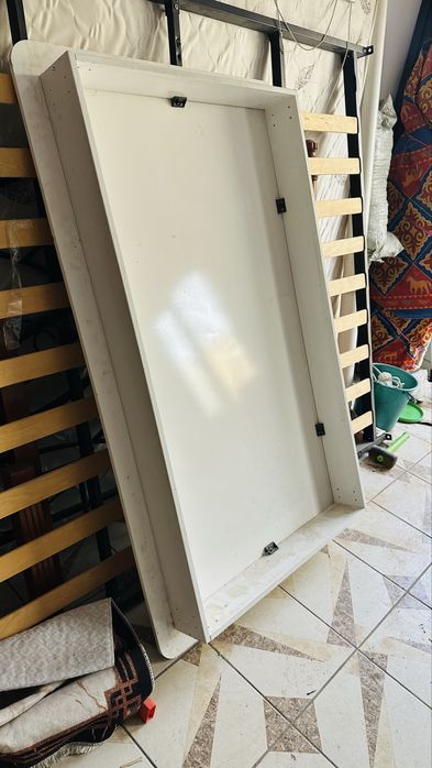 Продам Стол и стулья