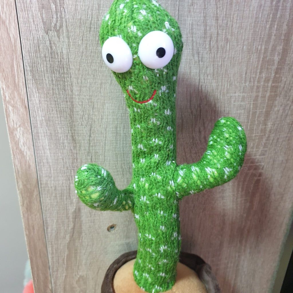 cactus imitator si dansator cu acumulator si diverse JUCĂRII