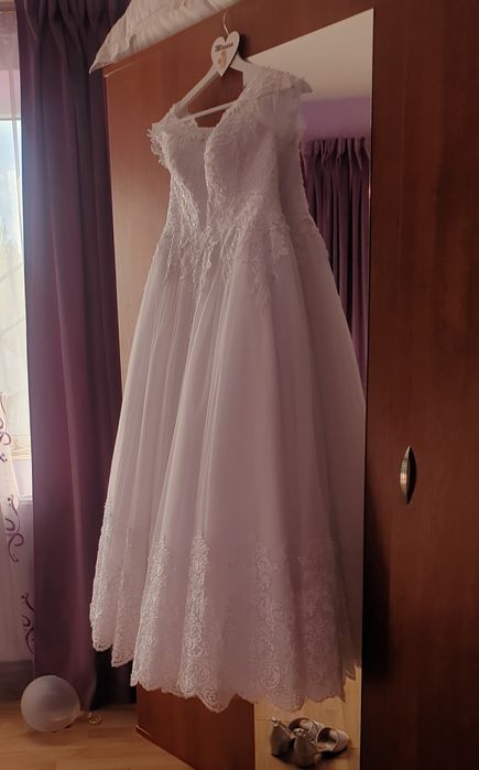 Vând Rochie De Mireasă
