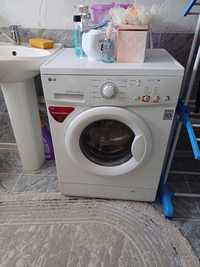 Автомат стиральная  машина/LG