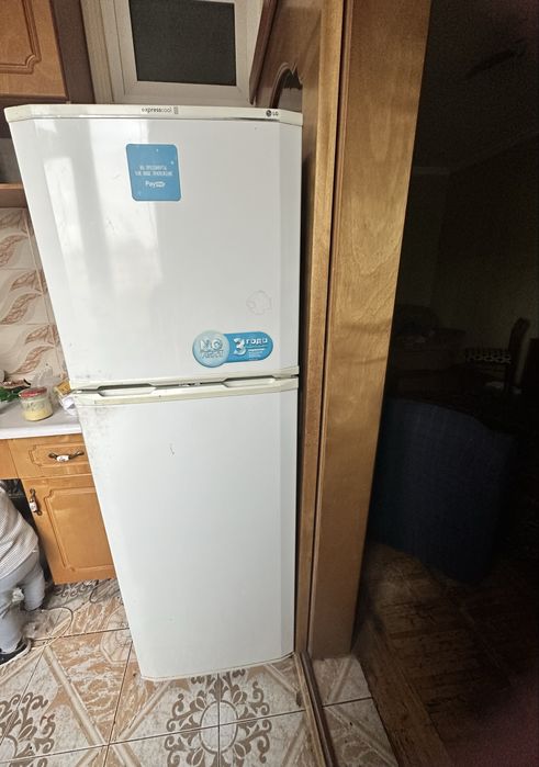 Холодильник  LG срочно продаётся