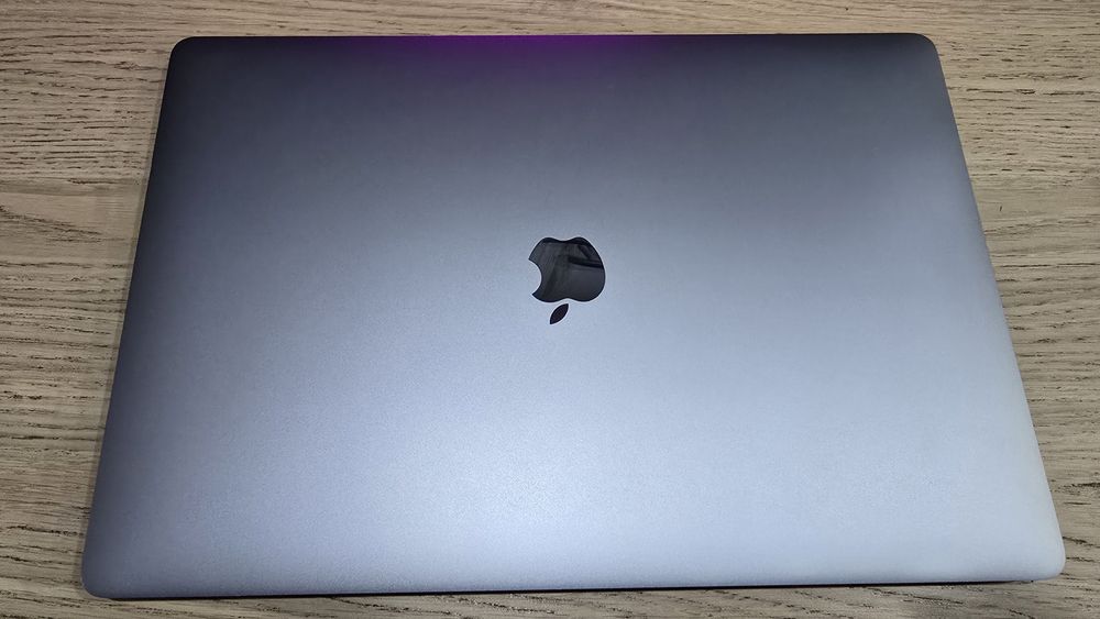 Apple MacBook Pro 16 inch 2019 i9 16 GB 1TB video 4 GB A2141 spacegray