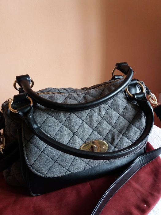 Продаю сумки дамские+ французские духи  оригинал