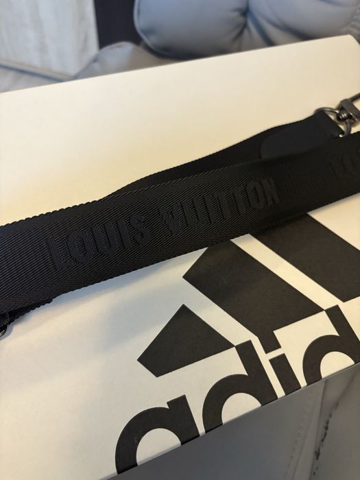 Curea Geanta , borseta, bagaj Louis Vuitton Nou! Original! Schimb!