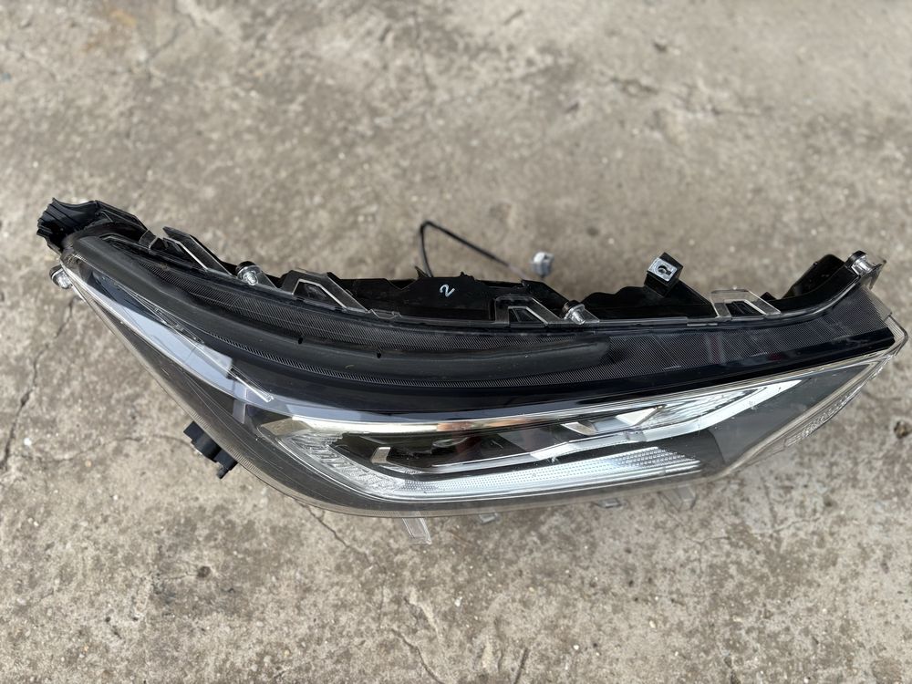 Десен фар за Тойота Рав 4/ Toyota Rav IV Full Led 2019