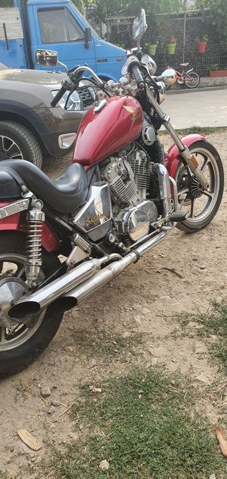 Vînd motocicletă Honda Shadow 700cc 46cp
