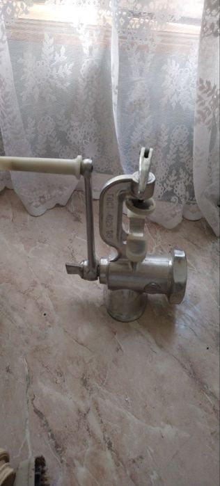 Мясорубка продается