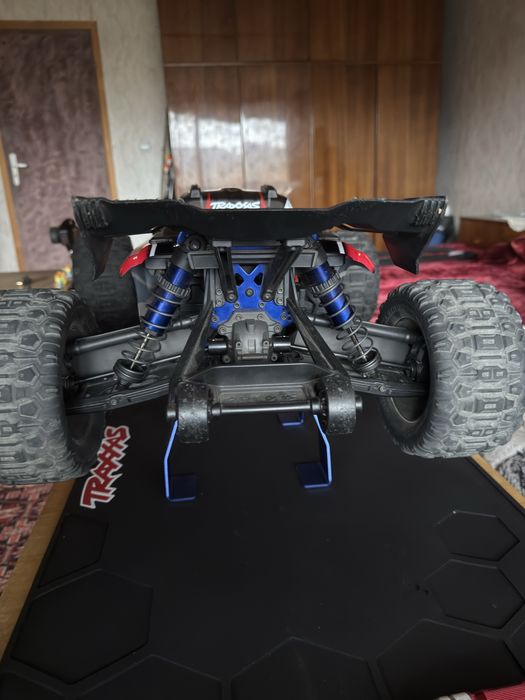 Traxxas Sledge 6S