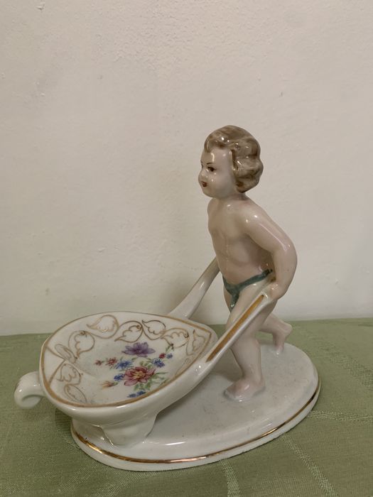 Порцеланова българска фигурка СИП