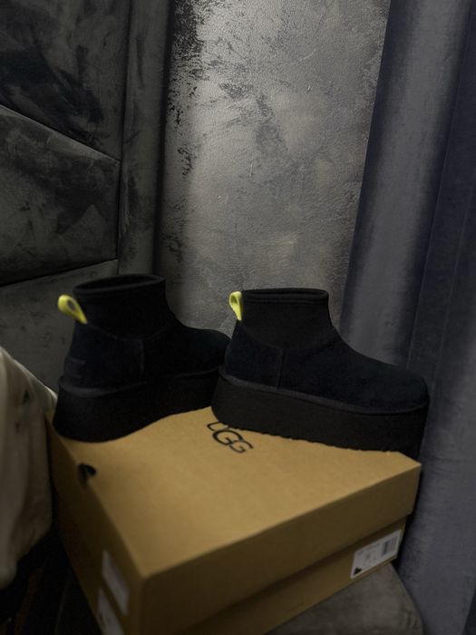 Vând UGG classic mini dipper