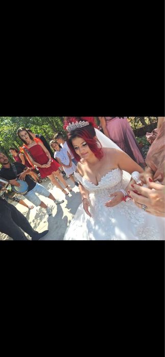 Vand rochie mireasa  stare buna