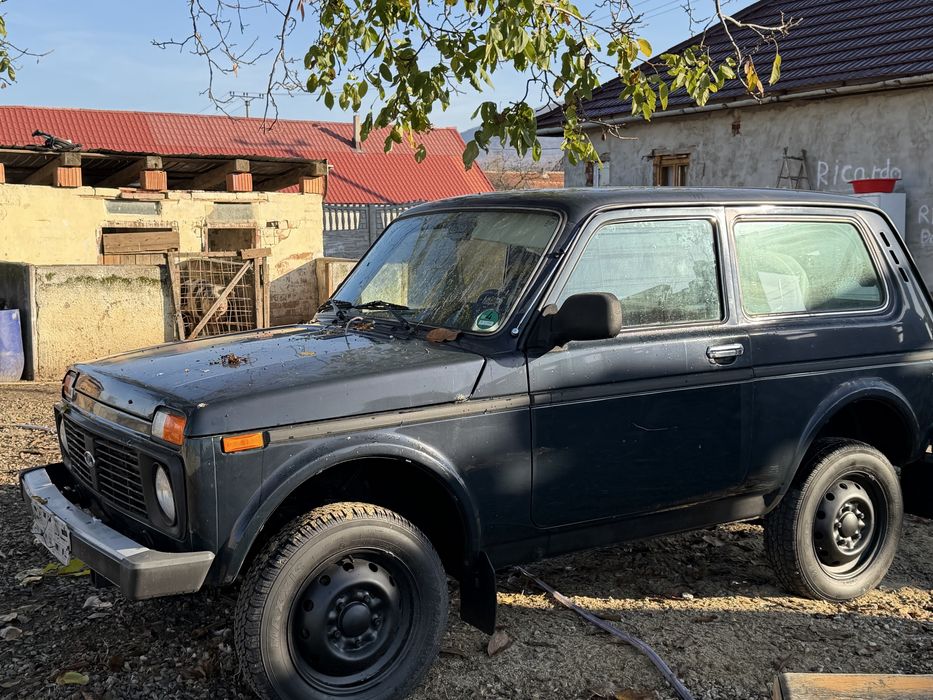 Lada niva 4x4 euro5 echipata pentru deszapezire