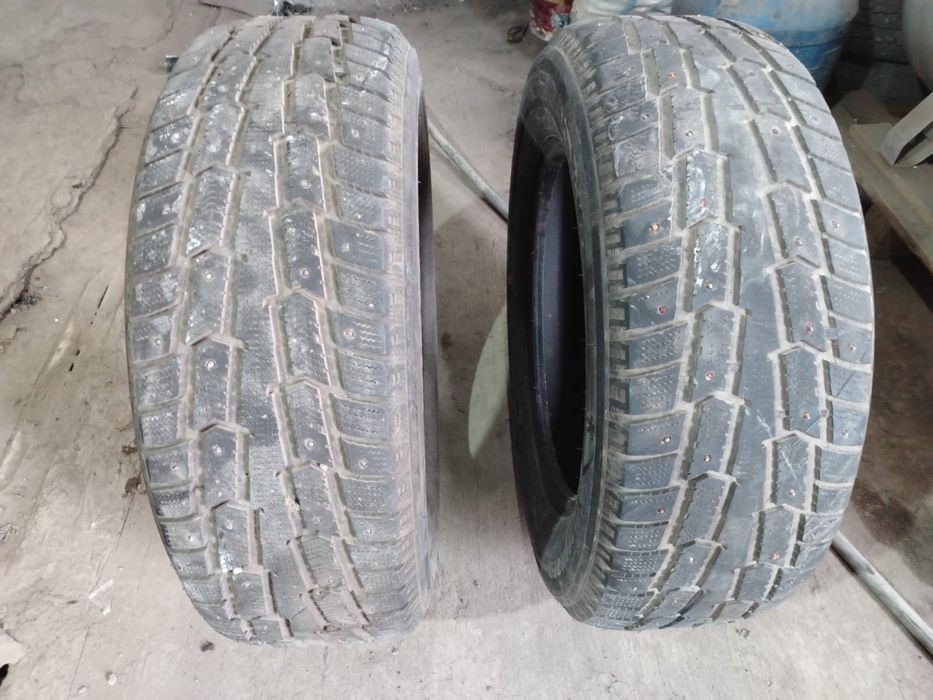 Продам шины зимние 235/65/17 за 25 тысяч
