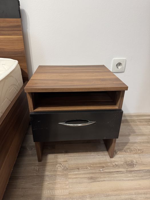 Dormitor cu dulap si noptiere