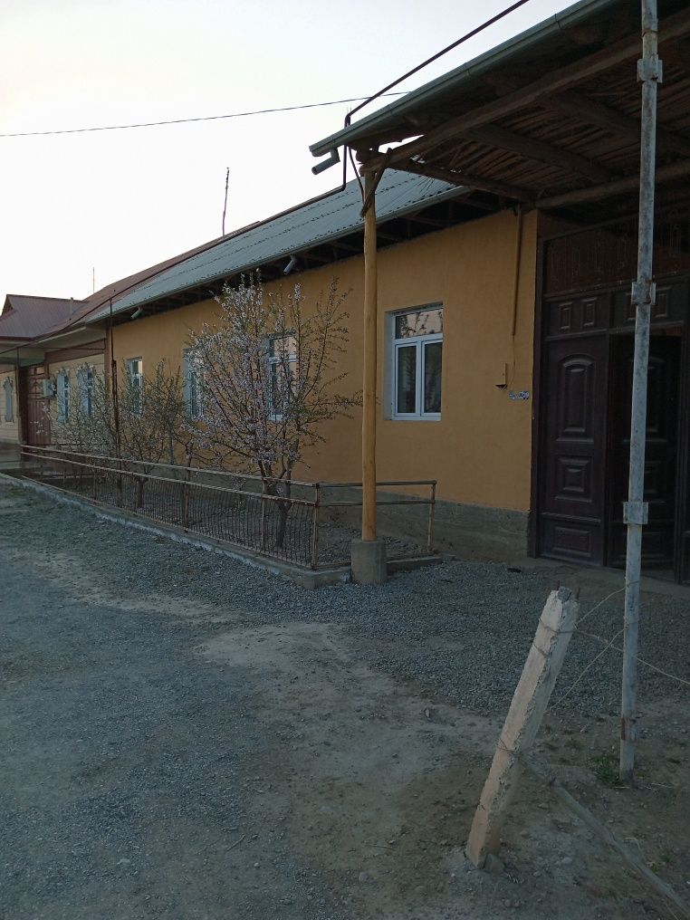 Урмиёндан беш хонали ховли сотилади