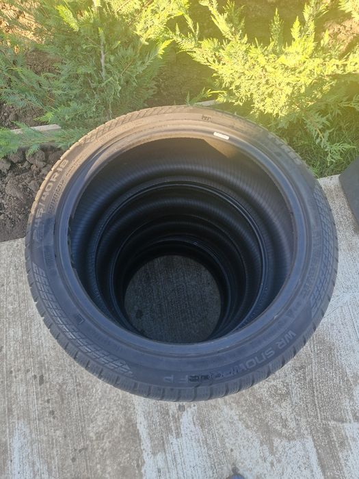 Anvelope iarna Nokian Snowproof R18 doua dimensiuni