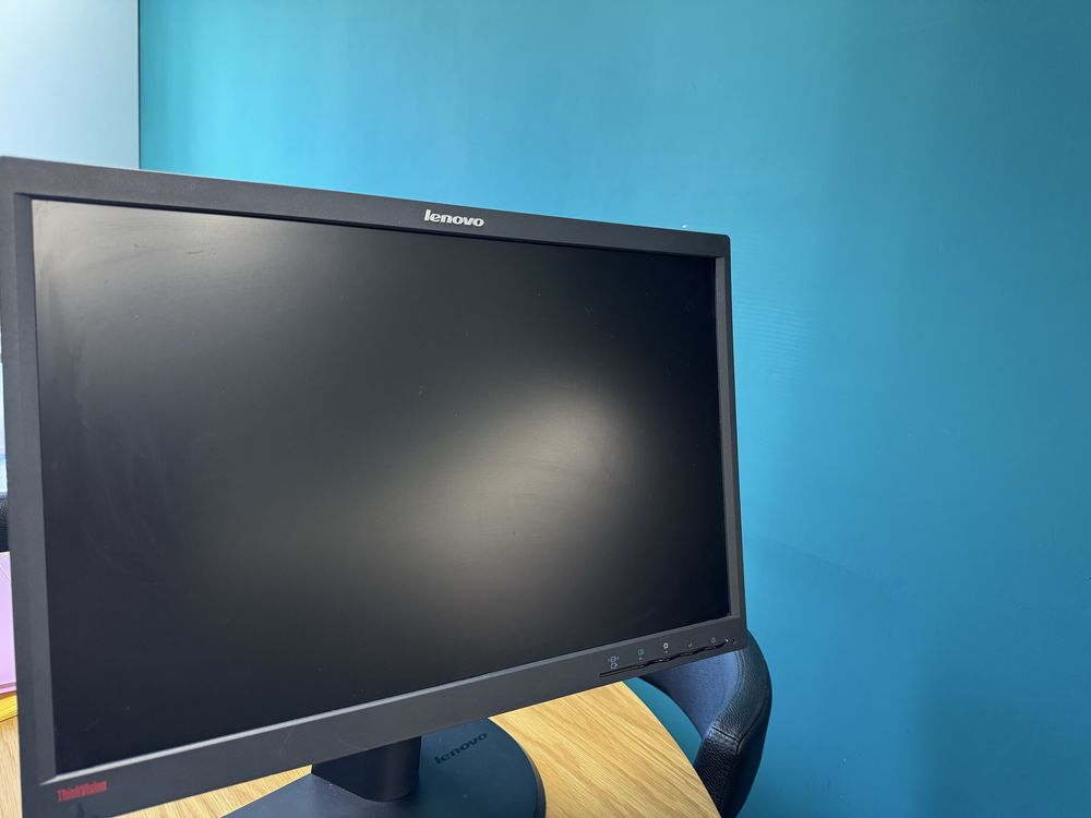 Монитор Lenovo ThinkVision 21 инча