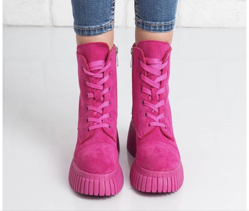 Дамски Цикламени боти велур