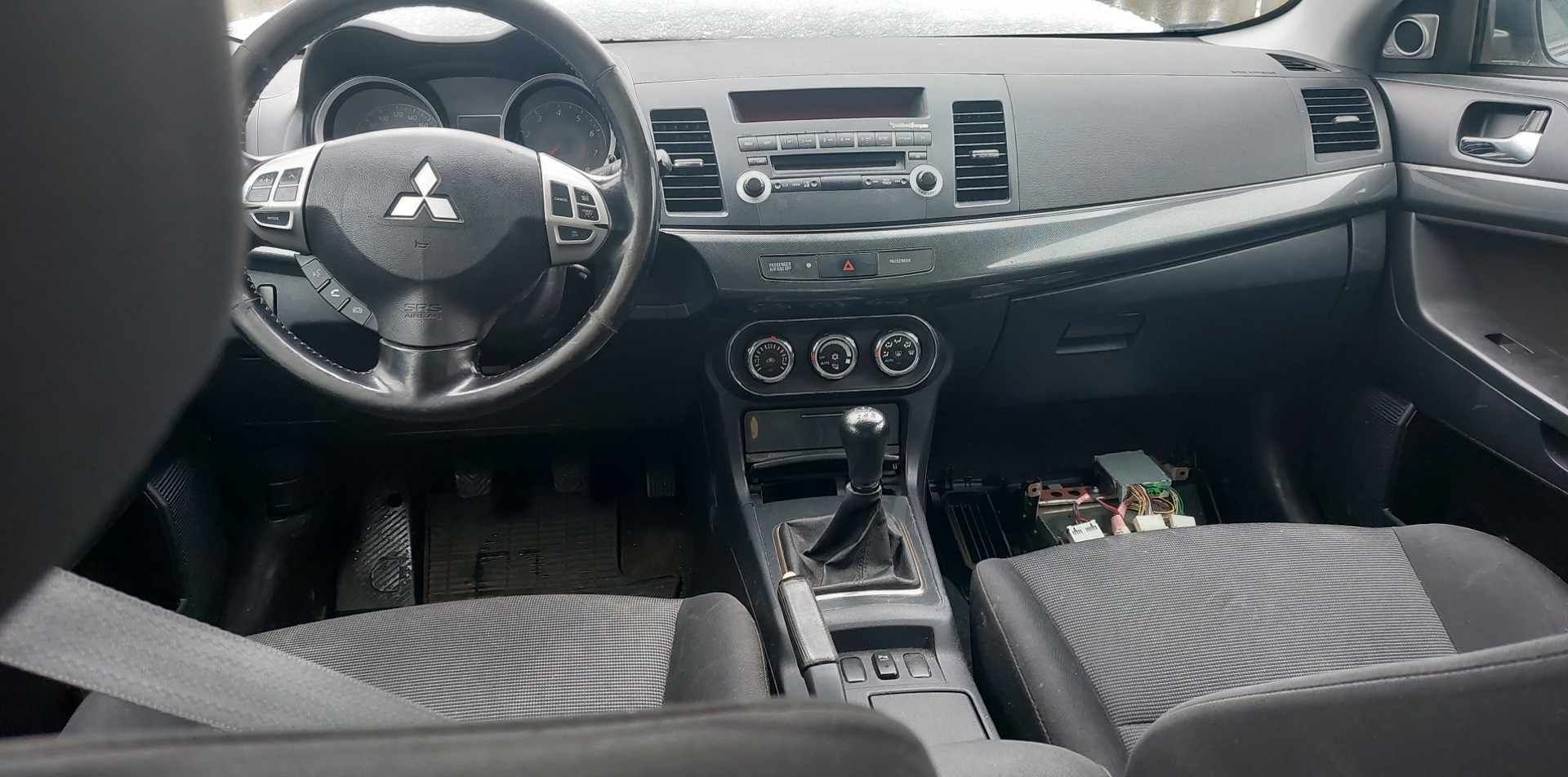 Vând Mitsubishi Lancer