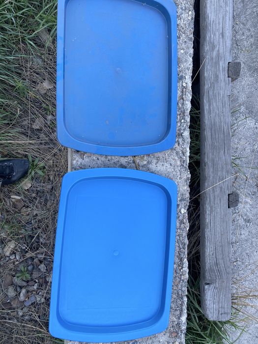 Подносы новые.