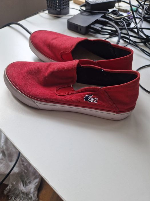 Tenesi Lacoste mărimea 42,