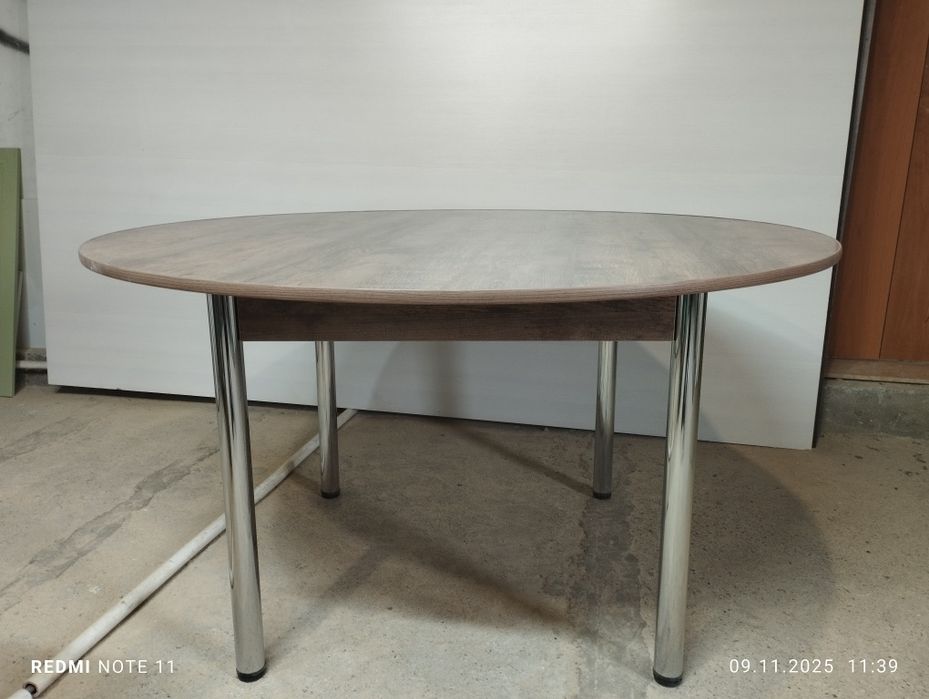 Продам кухонный стол