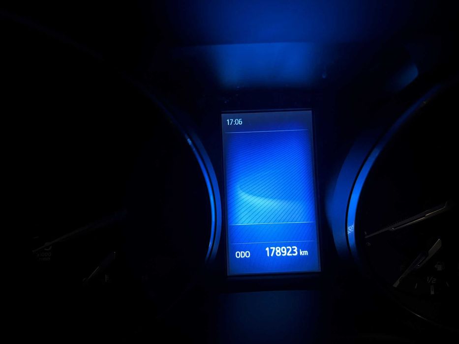 Vand Toyota Avensis 2.0 D-4D Elegance