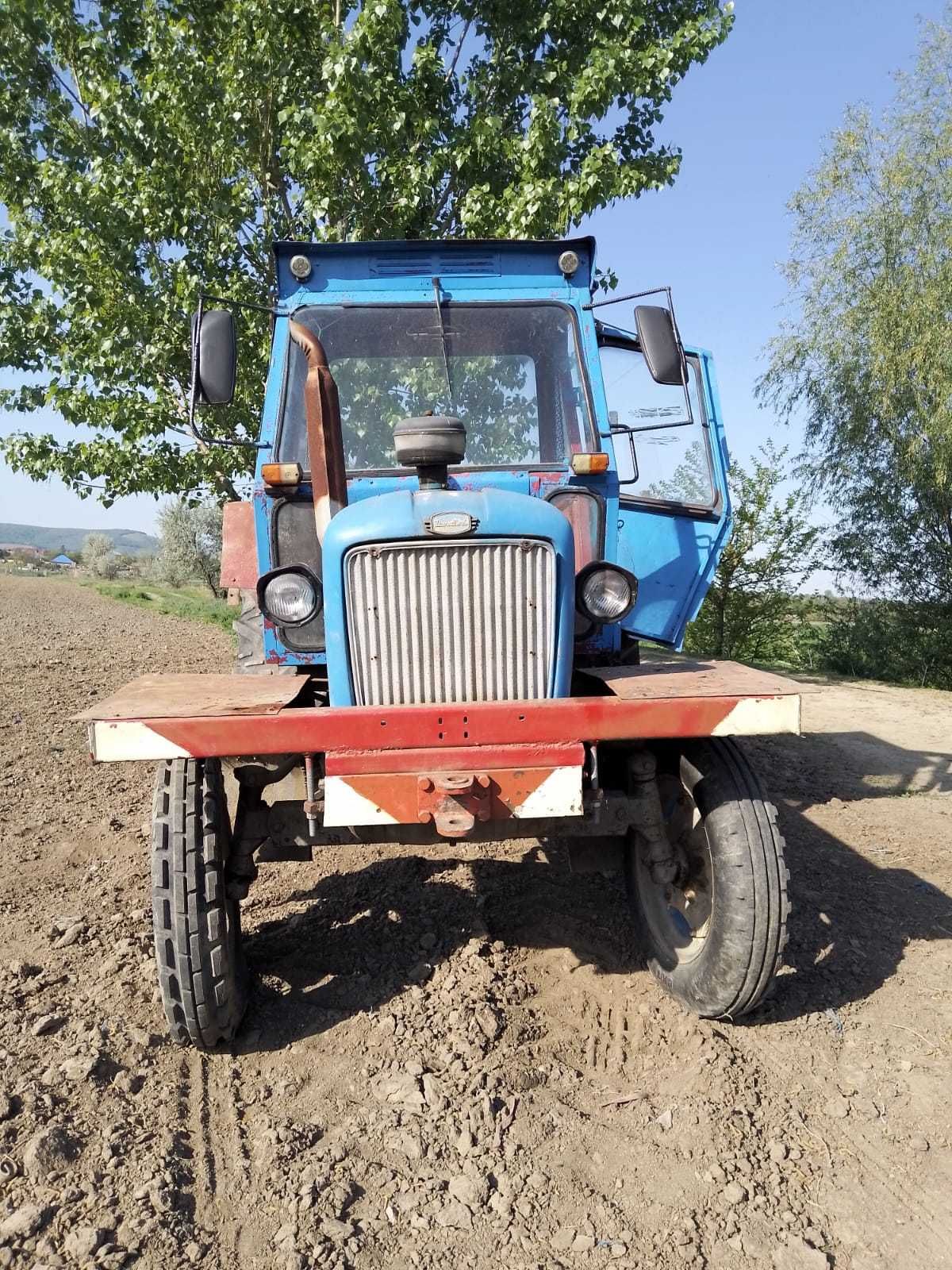 Vând tractor, Utilaj agricol