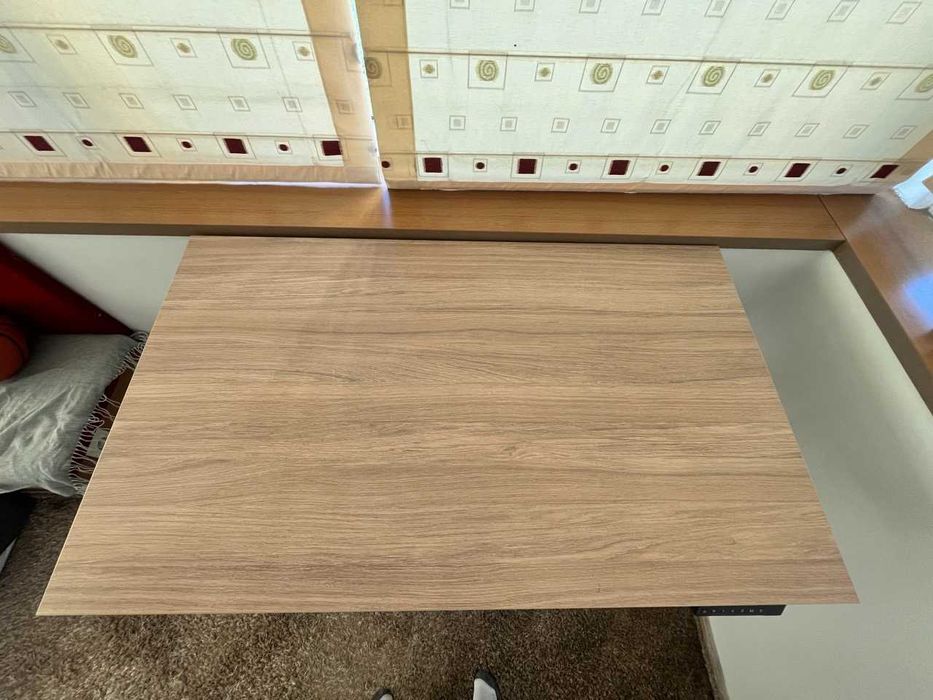 RFG Бюро с регулируема височина Light Pro