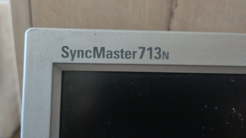 Продам монитор в рабочем состоянии.