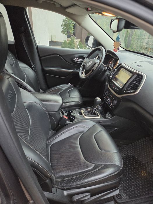 Jeep Cherokee 2014 4x4 2.0d /Automata/Led/Keyless/Camera/Navi RATE!