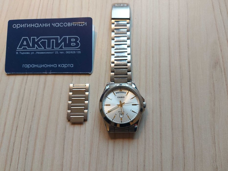 Часовник CASIO 5336 MTP-1370 Мъжки аналогов сребрист JAPAN с дата ден