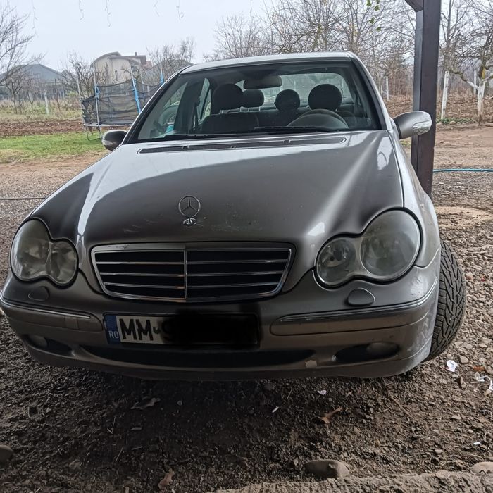 Vând Mercedes c220 an 2005