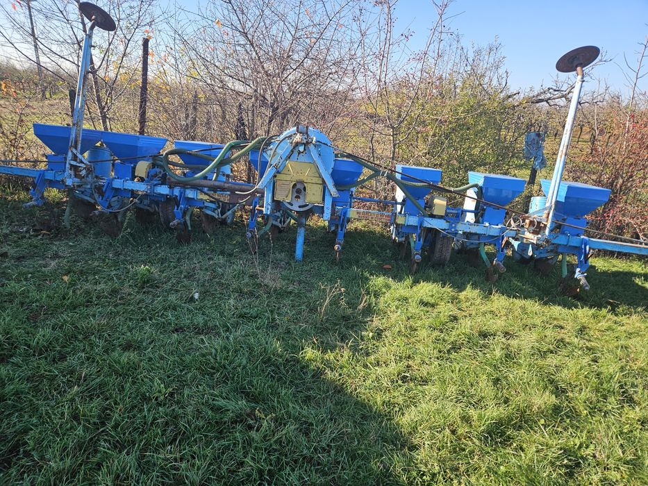 Semanatoare SPC 8 cu fertilizare de Mecanica Piatra Neamt