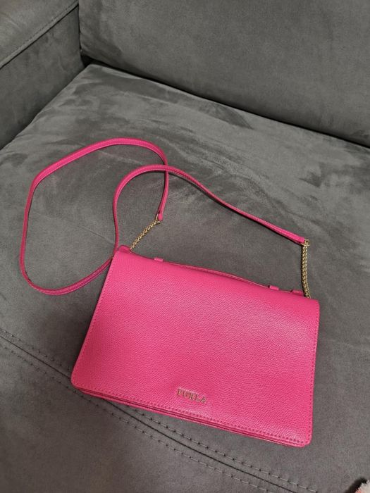Чанта на FURLA  в цикламен цвят