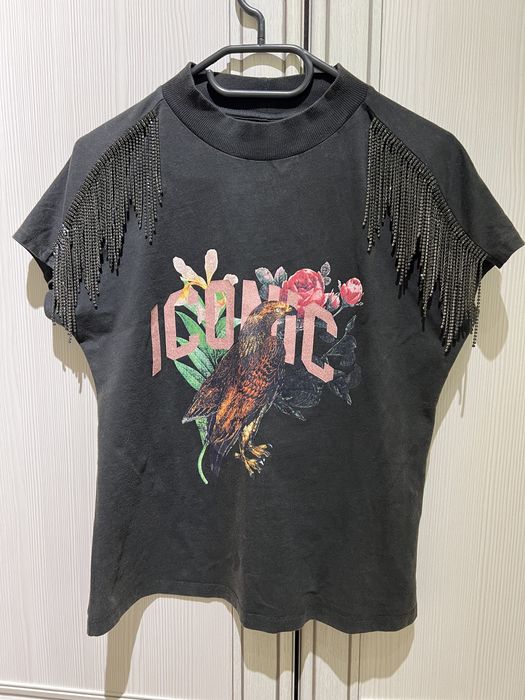 Оригинална тениска Guess със ресни от камъни