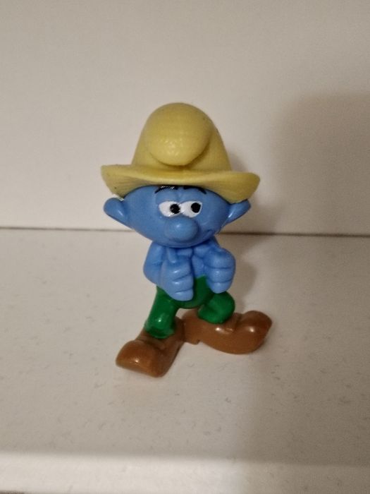 Vând  jucării strumfi