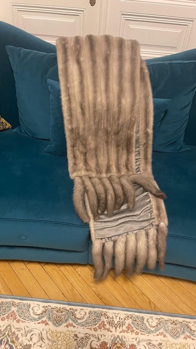 REAL FUR SCARF . Worn once
