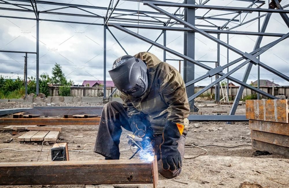 Сварщики . Склад. Ангар. фермы