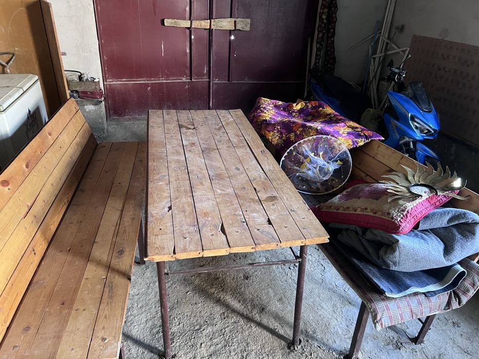 Стол с скамейкой