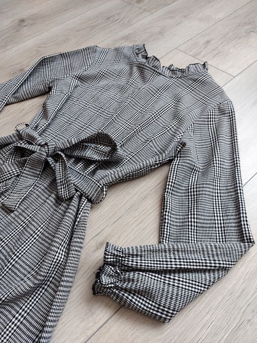 Rochie cu cordon in talie