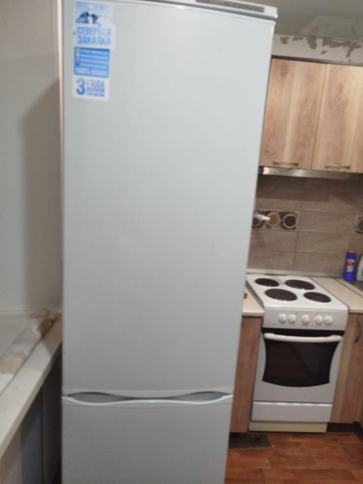 Холодильник Атлант, 2 м, рабочий, торг уместен